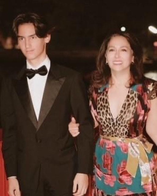 デヴィ夫人の16歳の孫がすごすぎる！「舞踏会って実在したんですね…😮」と驚きの声🫢