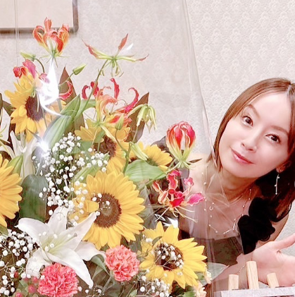 鈴木亜美が小学校でサプライズに感動！「love the island」合唱に涙…静岡グルメも堪能！