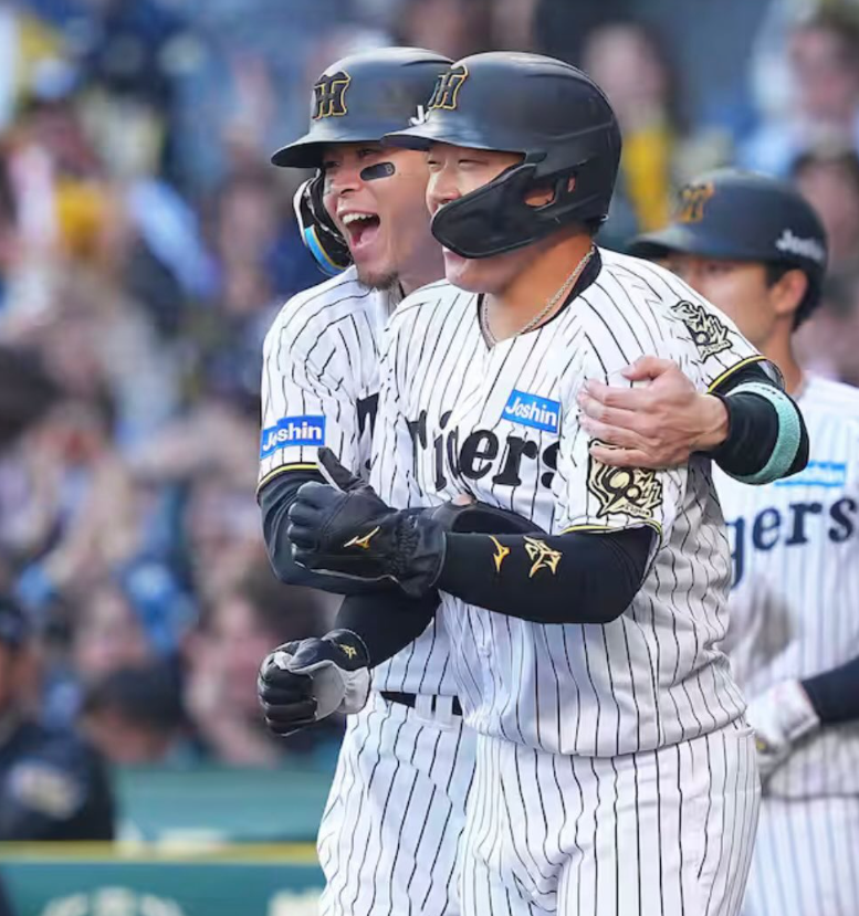 阪神・大山悠輔がファンに感謝「2025年たくさんのご声援ありがとうございました！」