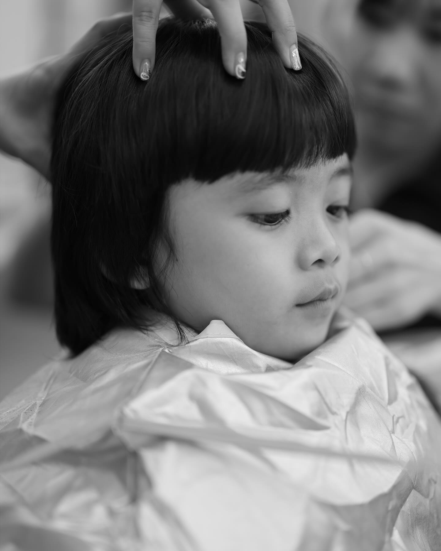 ドラマ「ライオンの隠れ家」でみっくんを演じる坂東龍汰がライオンの断髪式を激写！「可愛すぎる…」