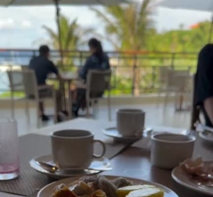 子連れ沖縄旅行で役立った！岡副麻希がシェアした離乳食と優しさ満載のホテルライフにファン注目