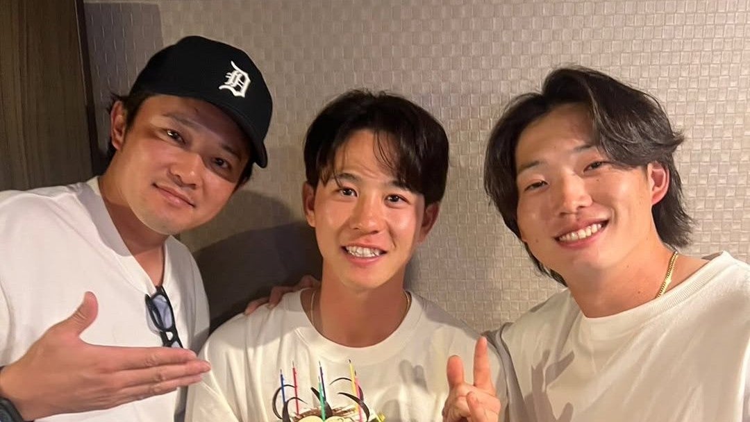 プロの階段を駆け上がる若き“燕の司令塔”が迎えた節目の日