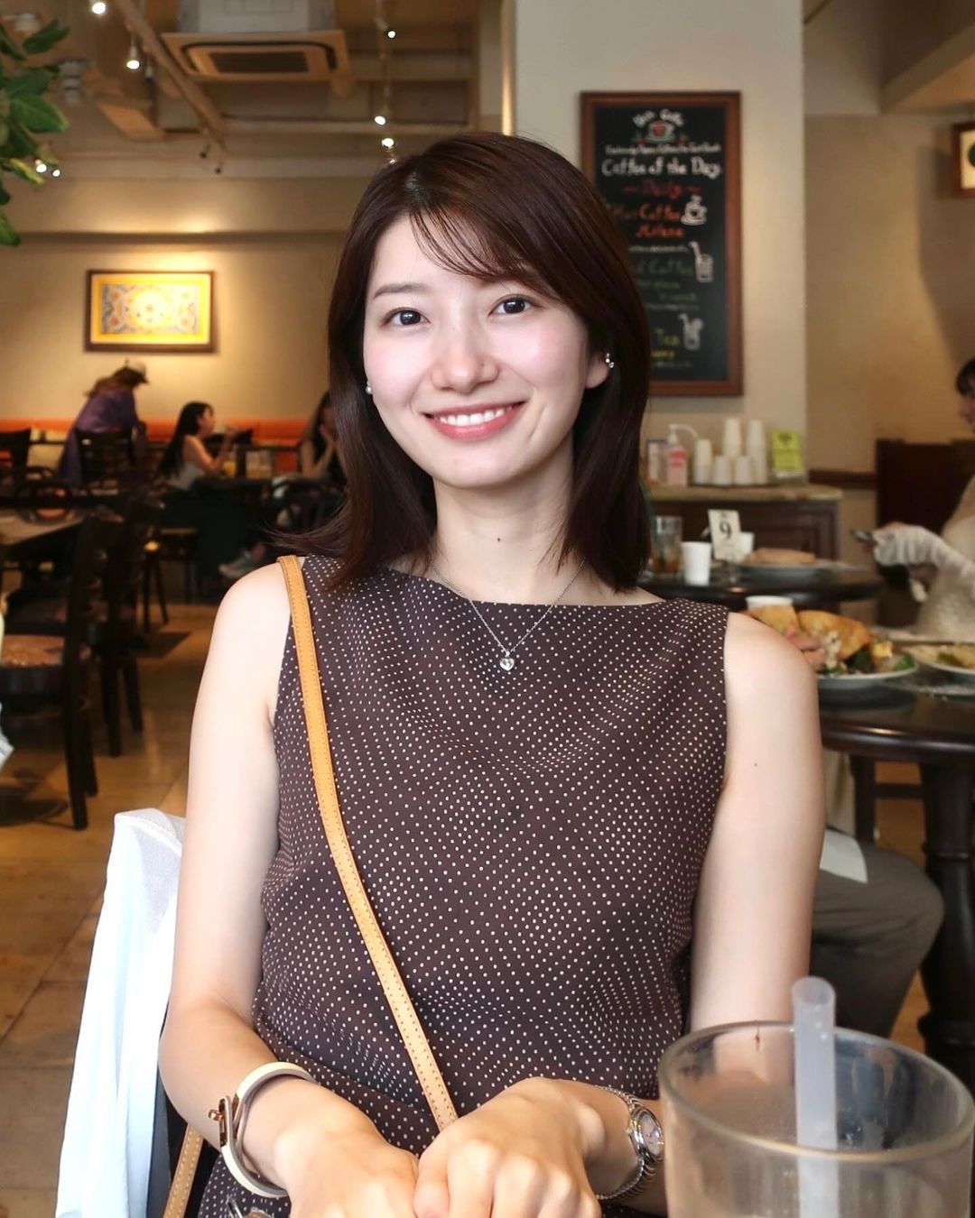 「美人は何を着てもお似合い」吉村恵里子アナ、秋色ノースリーブ！