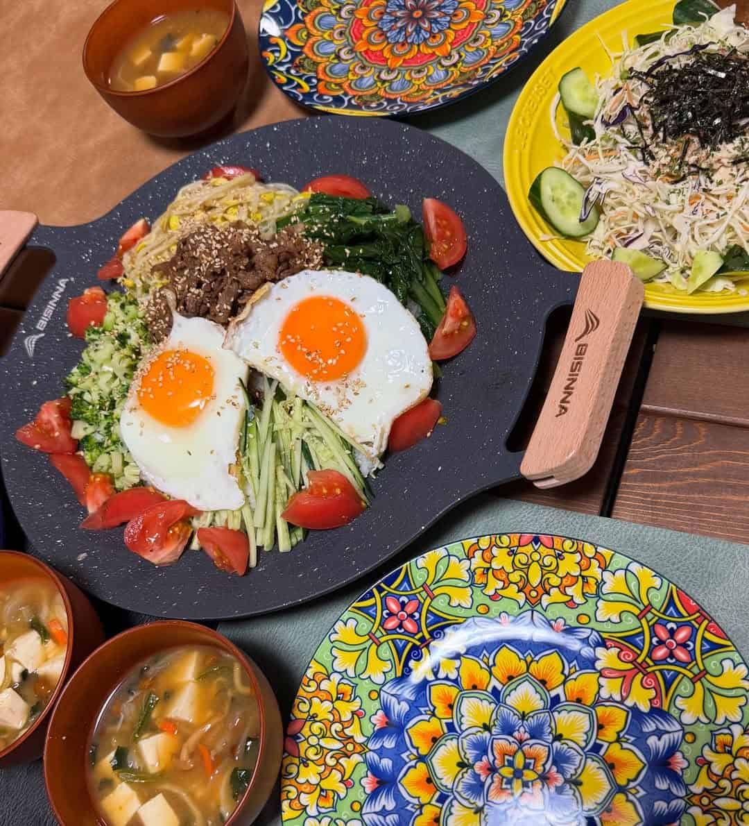 「トロ玉がくれる幸せは裏切らない」西山茉希、神戸牛ビビンバの美盛りショットを公開