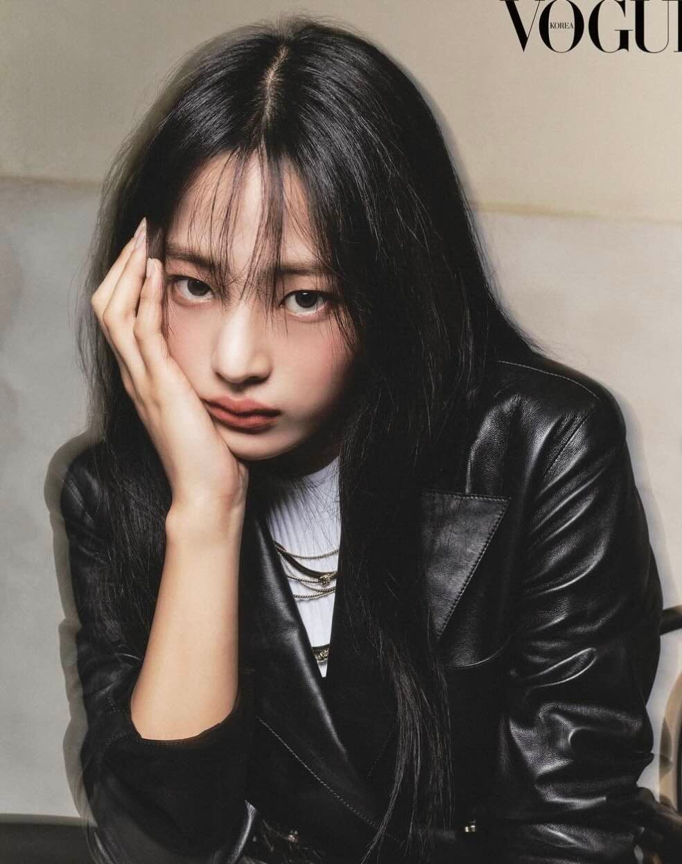 NewJeans ミンジのカッコ良すぎるレザージャケット姿にファン悶絶！