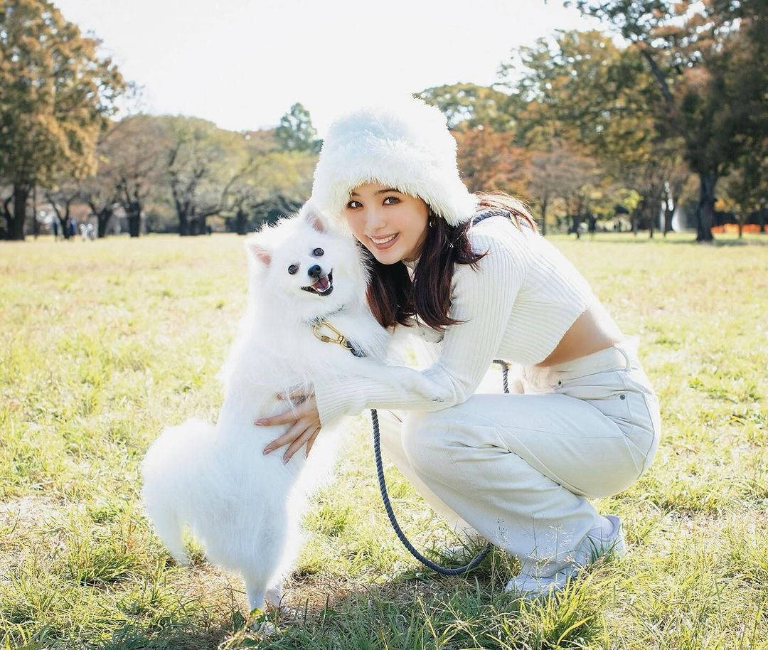 藤田ニコル&ユキ　愛犬との仲良しショットでファン歓喜💖✨