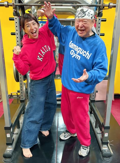 「気合いだぁ〜」浜口京子が父・アニマル浜口とツーショットを披露