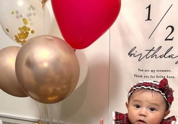 「間違えた…笑」西野未姫、ばぁばの手作り衣装＆離乳食プレートにキュン！