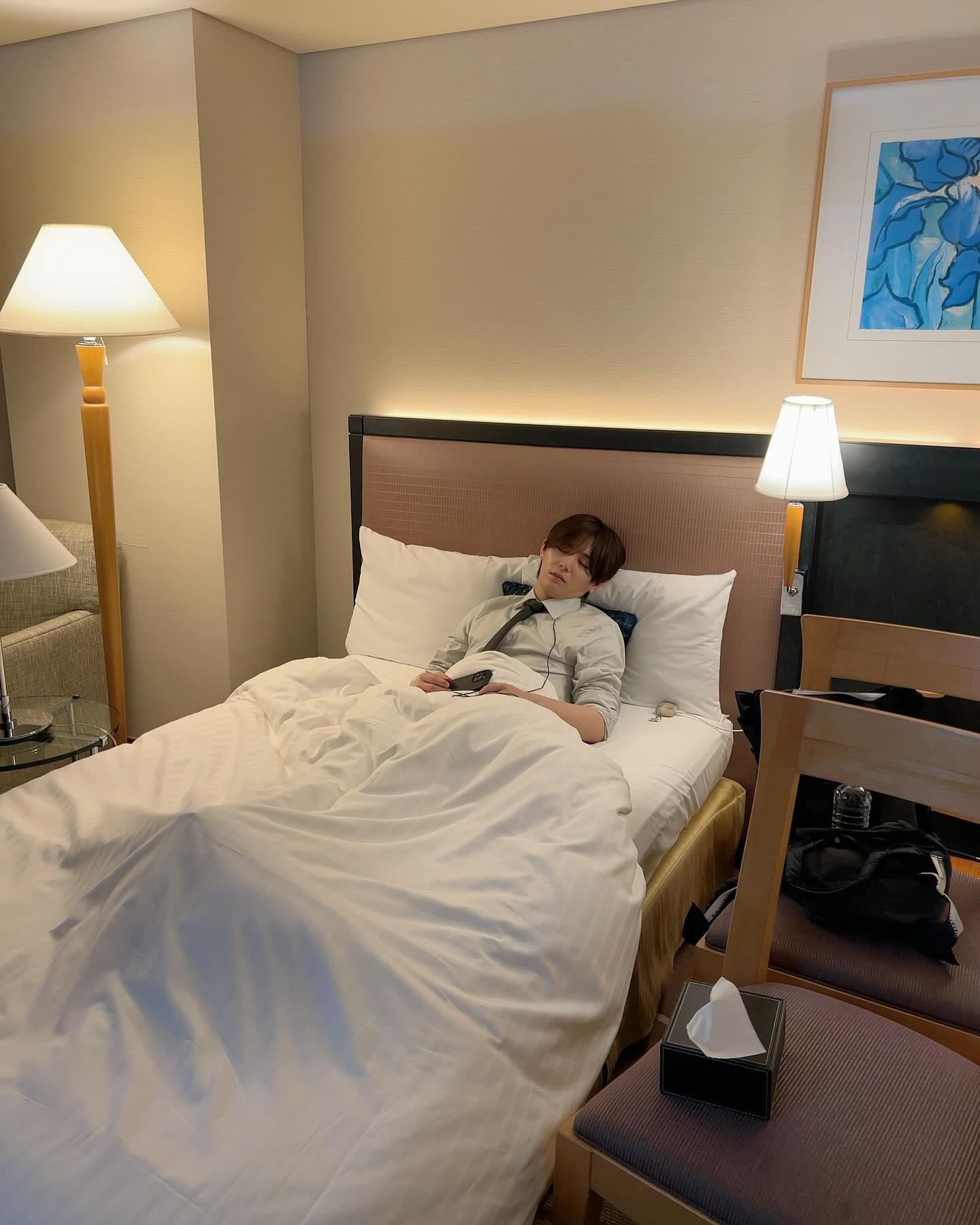 「寝顔が可愛いとか反則すぎない？！」大人気アイドルのオフショットにファン悶絶