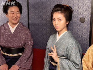 「真顔ピース✌️」朝ドラ「らんまん」オフショットが話題💕