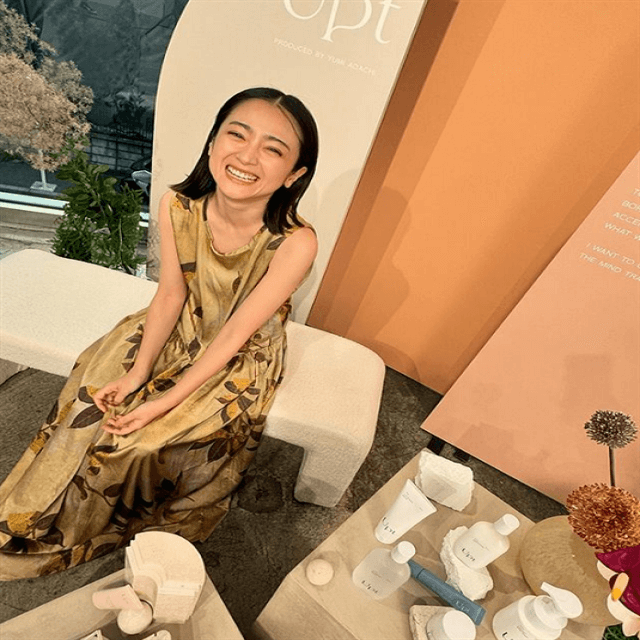 宣伝部長並み！？安達祐実がUptのコスメラインスタートを可愛くアピール