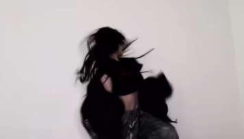 「このキレ、まさに“バイアス確定”」ILLIT・イロハが魅せたダンス動画にファン大興奮！