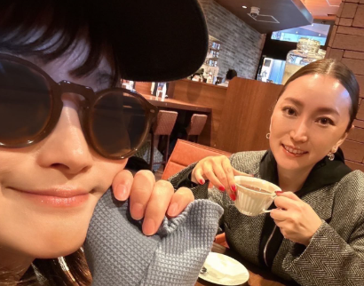 「美人姉妹感すごい…！」鈴木奈々、加藤綾菜とのカフェ2ショットにファンほっこり