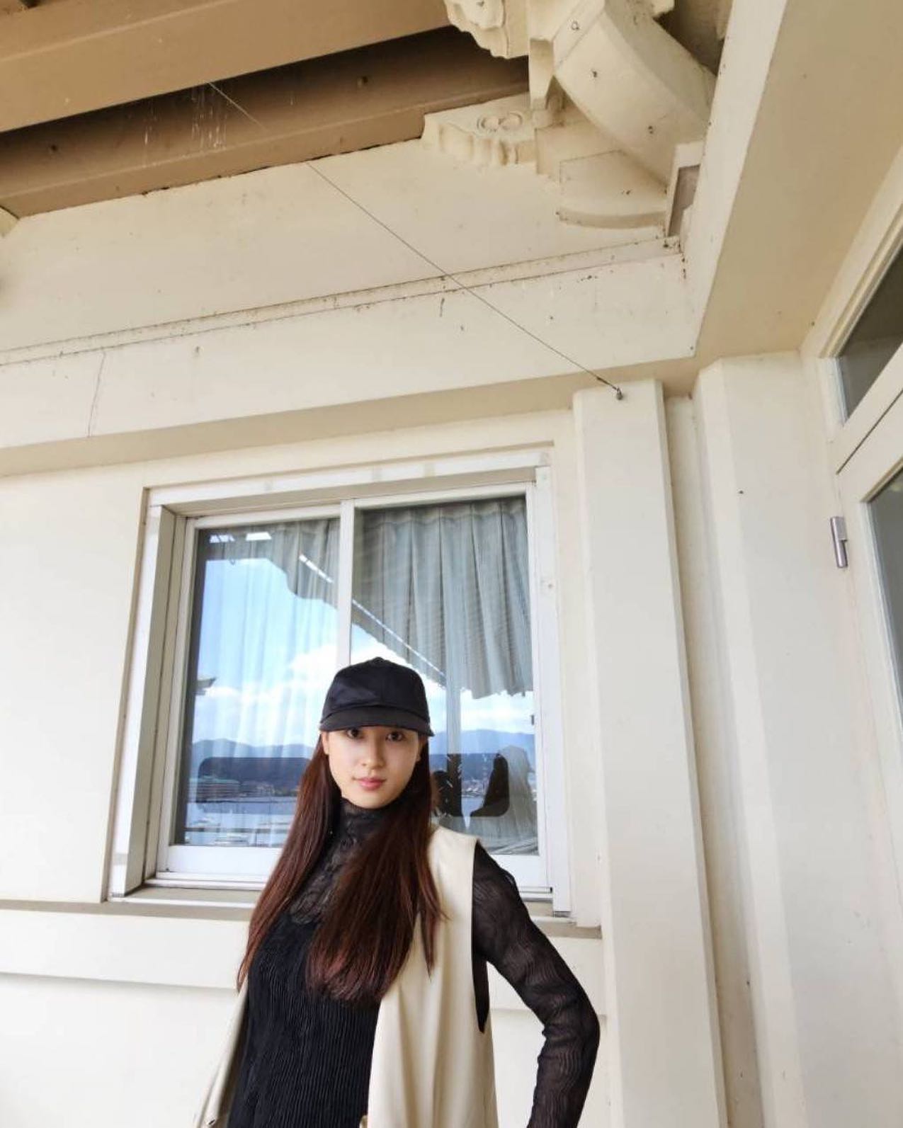 第一子妊娠中・土屋太鳳が最新ショット公開で話題に🌟あのママタレントもいいね❤️