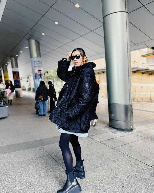 スタイル良すぎ！暖かくなったらレイヤーを変えられるアウターが可愛いと話題！