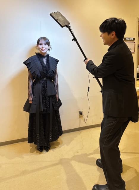 「優しい兄、花江夏樹さんです」鬼頭明里の写真撮影のライト役はまさかのあの人