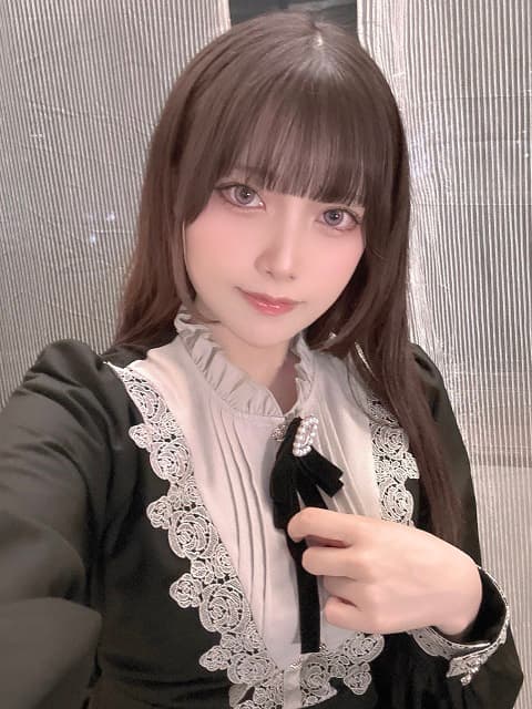 人気レイヤー あかせあかりが台湾へ！”何も分からない背景”でのショットにファン「ビジュ爆発してますね」