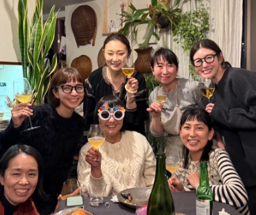 安田美沙子、友人の誕生日を祝福！ギター購入を夫に告白で思わぬ反応も？