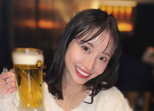 「平日の良い事もミスも全て流す」柴田阿弥、華金のビールで乾杯！