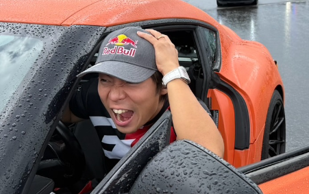 勝田貴元、富士スピードウェイで“90スープラ逃走劇”を披露