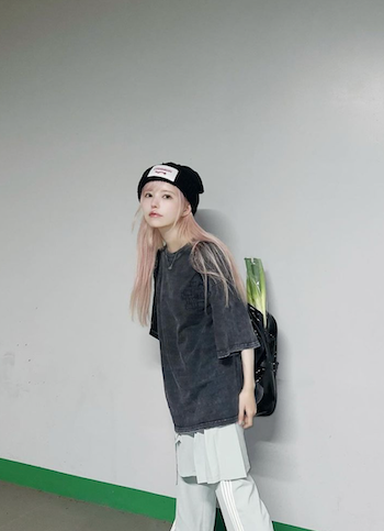 長ネギ背負ってても可愛いなんて何事!?ママタレントの投稿にコメント殺到！