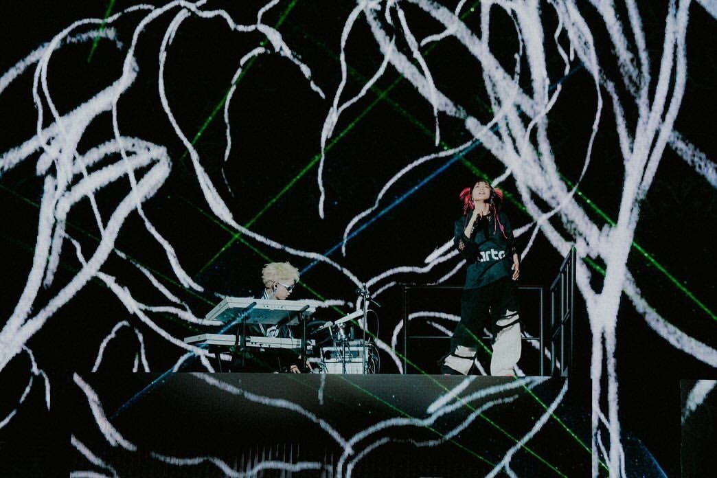 YOASOBIのAyaseがコーチェラでの写真を公開！「最高の景色を本当にありがとう」