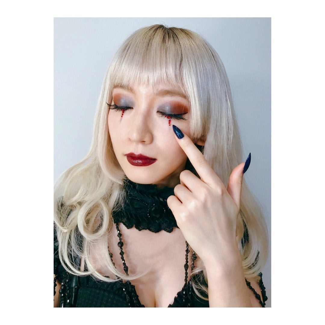 吉岡里帆さんの女郎蜘蛛メイク🕷ダークな魅力にファンもうっとり🖤