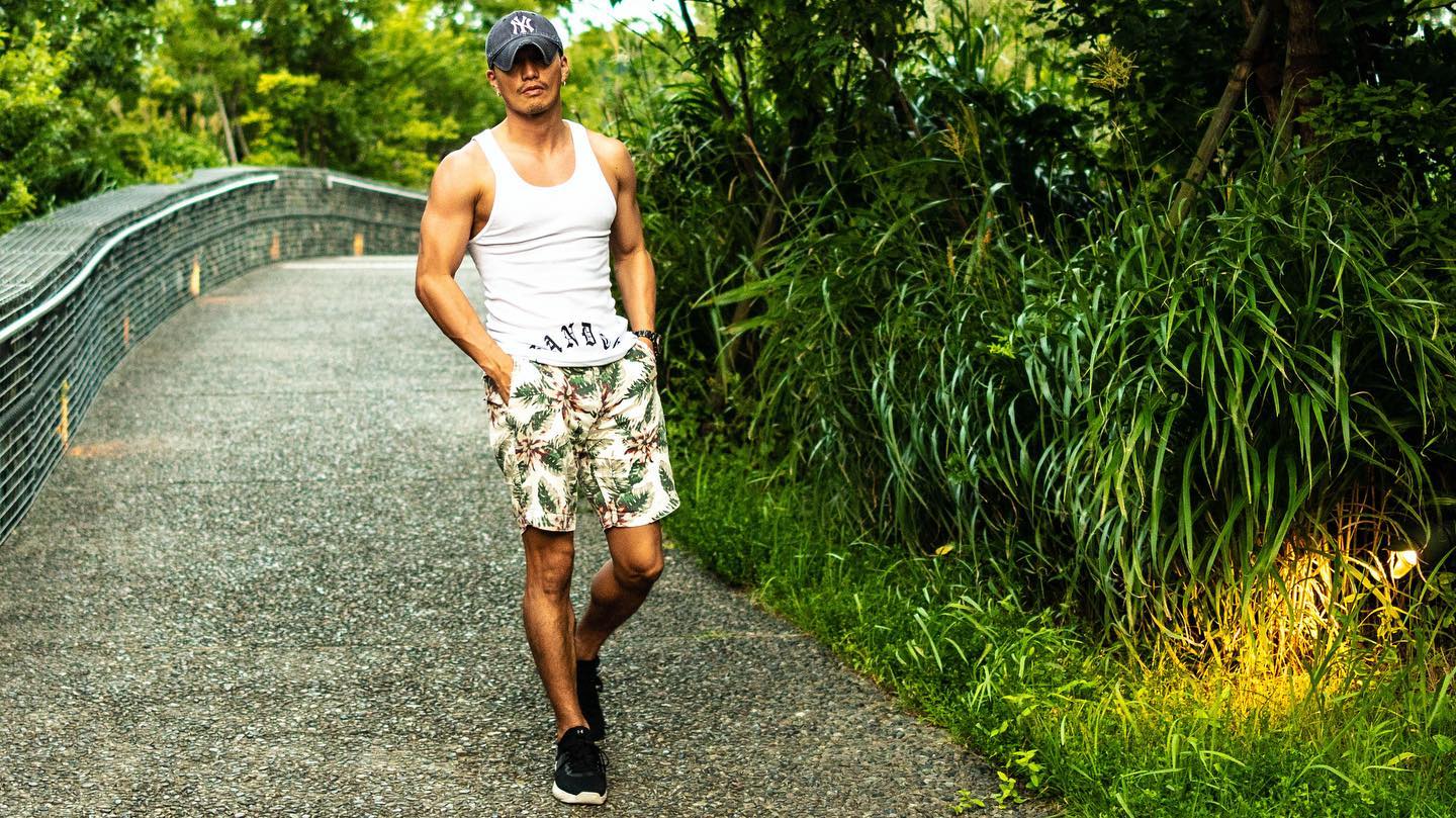 「筋肉美😍」「かっこよすぎて悶絶💕」市原隼人さんがタンクトップ姿投稿でファンから絶賛の声多数✨