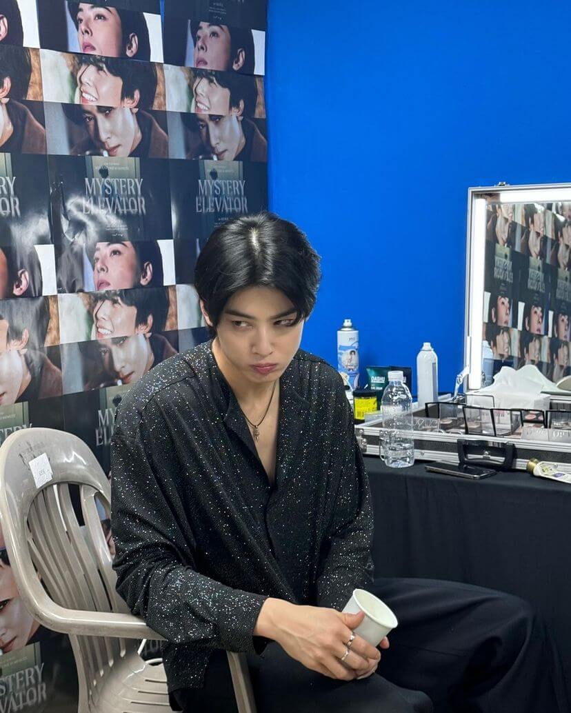 「JAPAN公演で会えるの楽しみにしてるよ🥰🩷🩷🩷」ASTRO・チャウヌ ソウル公演のオフショット公開💜