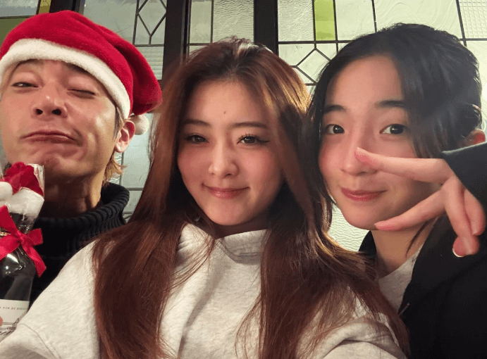 つるの剛士、美人娘2人との3ショットを公開！ある思いも告白「さらに寂しく」「みんな揃うのいつやろか。。」