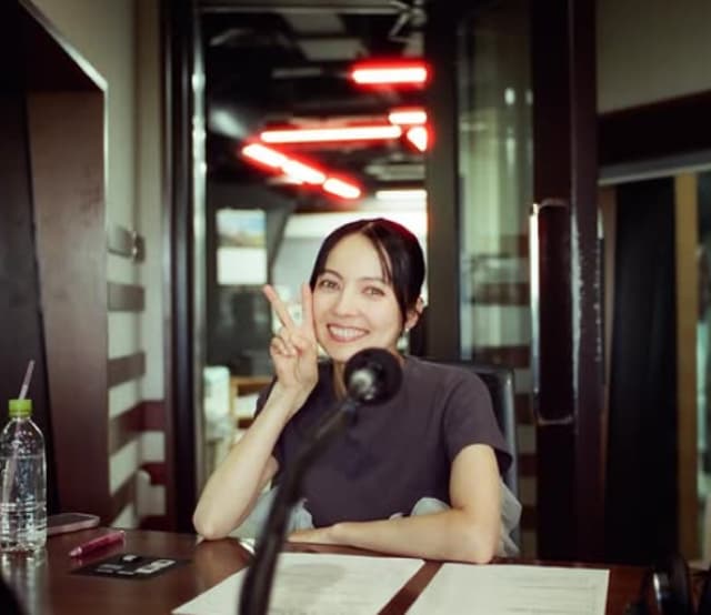 「かわいい」「大好き」タレント・ベッキー ピース姿にファン大喜び！