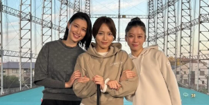 橋本マナミ、収録中のオフショットを公開！ドラマ『アンサンブル』第2話に期待高まる