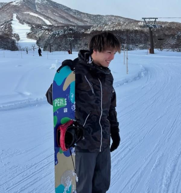 格闘家・田丸辰、休日はスノボ満喫『昔からめっちゃ好きなんすよね〜』