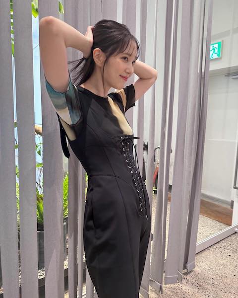 同じアイテムなのにこんなに違う❗️本田翼のファッションセンスが光る✨