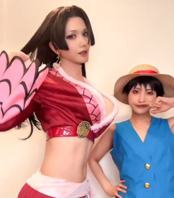 夫婦でコスプレ⁉コスプレイヤーみかんくんのまさかの変身にファン、メロメロ！！