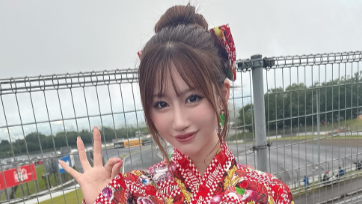 日南まみがサーキットで魅せた！レースクイーンのオフショットに称賛の声続々