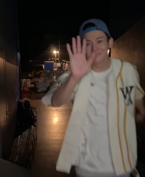 「ハイタッチしにくるのヤバすぎる」大人気アイドルのライブ裏側動画が幸せすぎると話題に