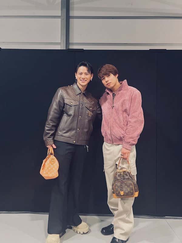 堀米雄斗 超人気アイドルとの2Sを公開「素敵なツーショット最高です」