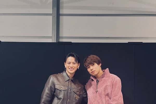 堀米雄斗 超人気アイドルとの2Sを公開「素敵なツーショット最高です」