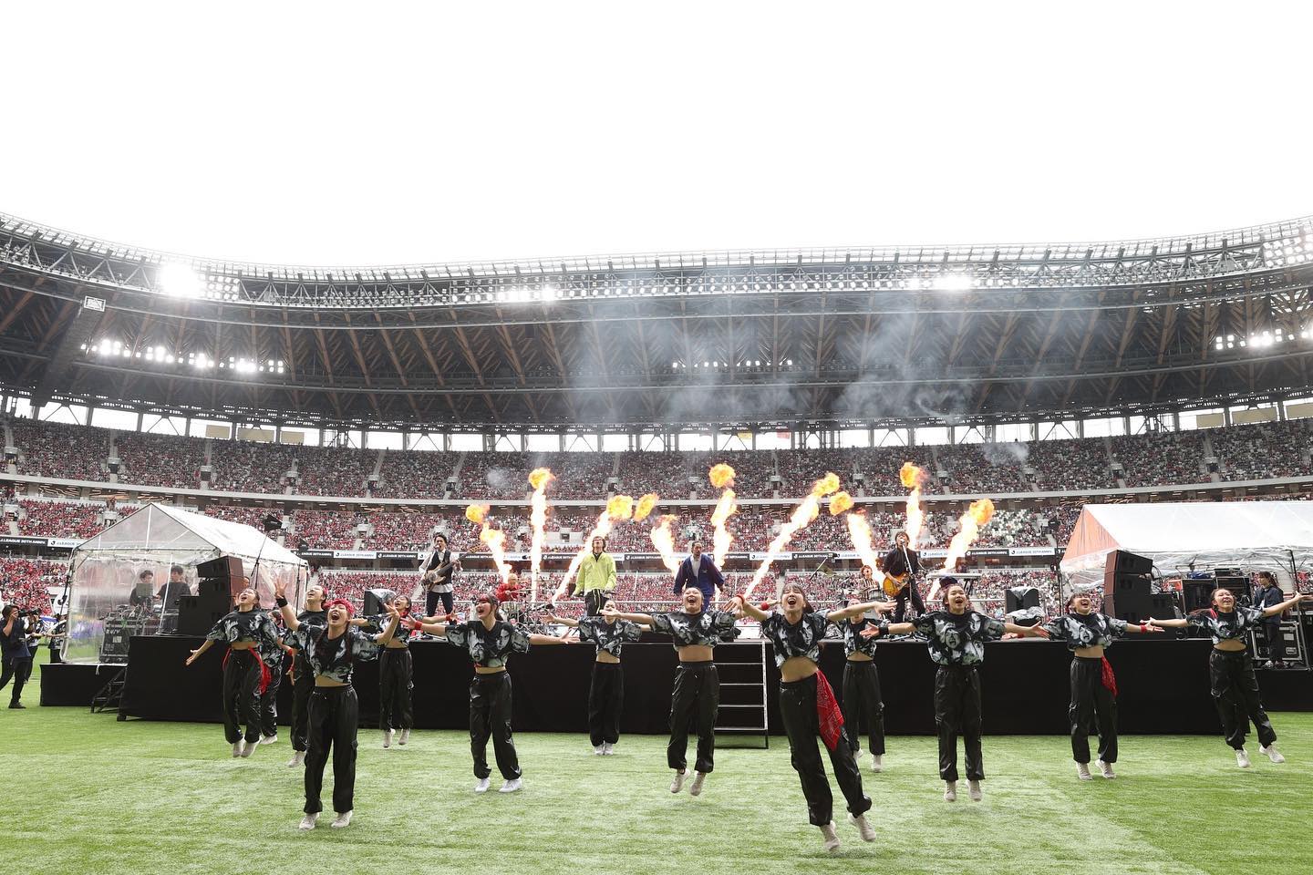 有名バンドがＪリーグ開幕30周年を記念アンセムを披露🔥🎵世界中のファンからコメント殺到