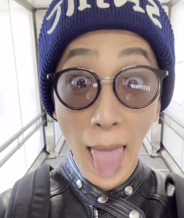 NEWS 小山慶一郎、大阪へ向け出発！空港でのムービー投稿　生放送前にファンも大興奮⁉︎