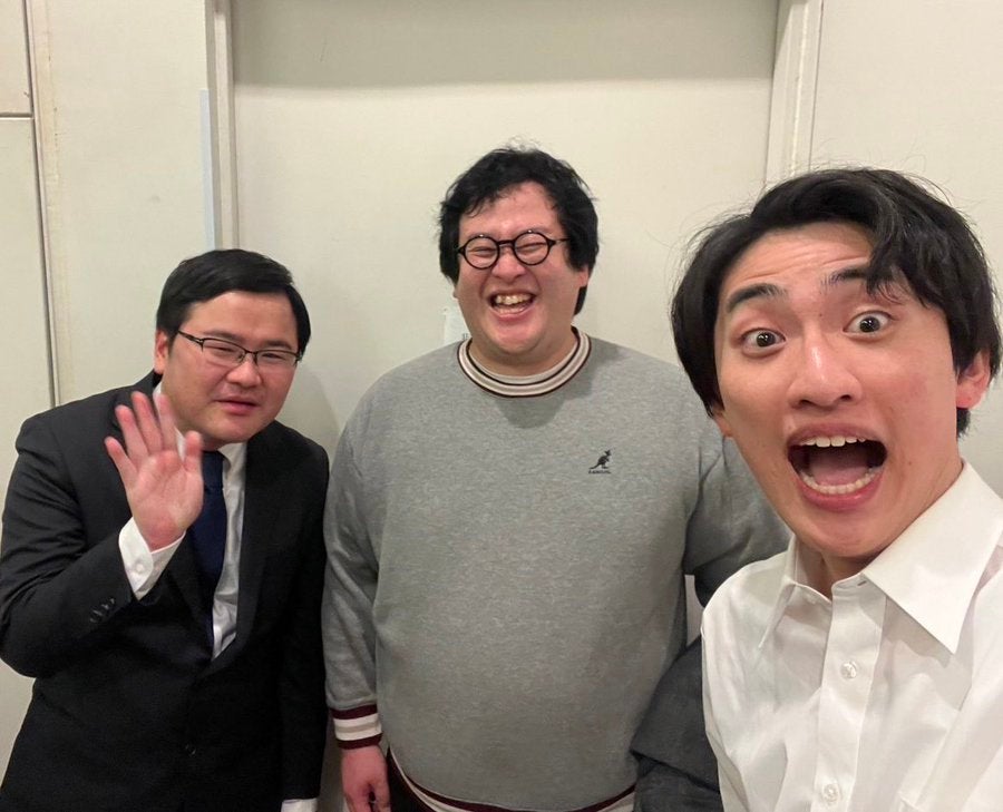 ドラマ『新空港占拠』出演中のぐんぴぃ、話題のアマチュア芸人「どくさいスイッチ企画」との3Sを公開!!