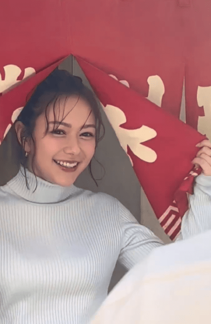 「これは中華料理と村重ね」村重杏奈、雑誌オフショムービで見せた笑顔が可愛すぎると話題！