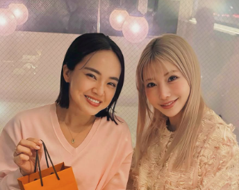 住谷杏奈、タイから一時帰国の親友と中目黒でバースデー祝福！「桜と笑顔に包まれた特別な時間」