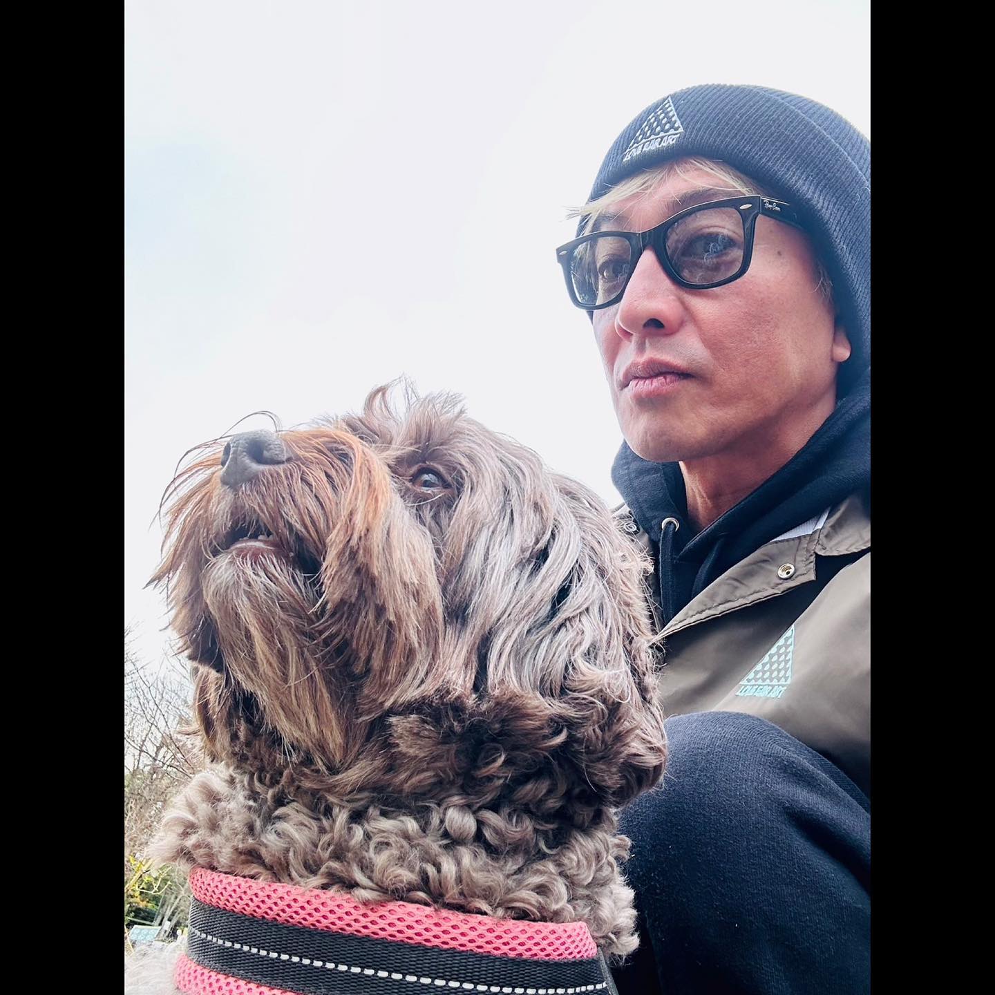 木村拓哉がもふもふの愛犬との2Sを公開📸🐶