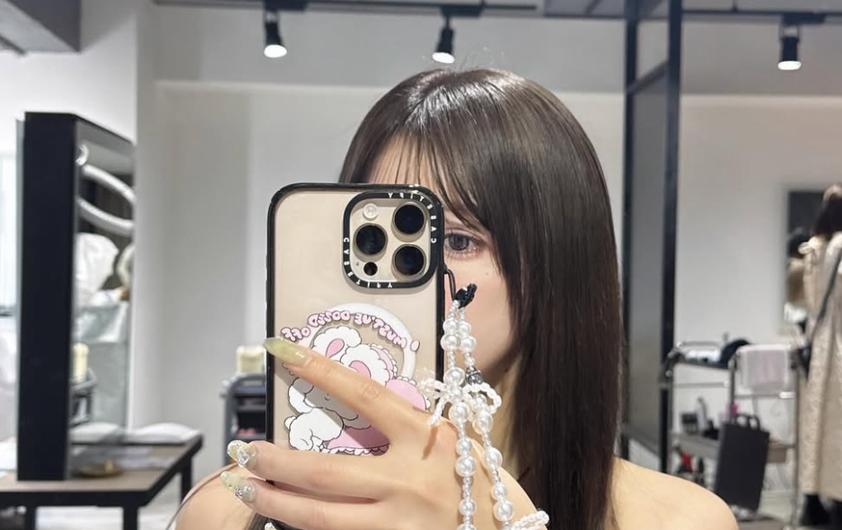 ダークヘアで印象チェンジ！元Berryz工房・夏焼雅が“ショコラグレージュ”で大人可愛いスタイル披露