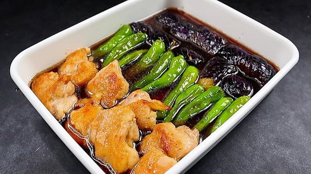 「たった大さじ3の油で！」これからの季節に欠かせない”夏野菜の焼き浸し”レシピが嬉しすぎる！