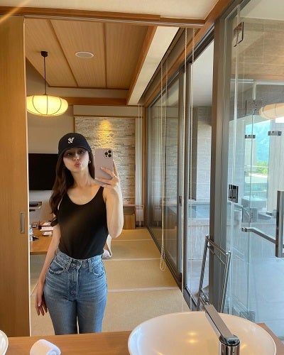 33歳・ダレノガレ明美の最新ショット🌟抜群のスタイルが話題💕