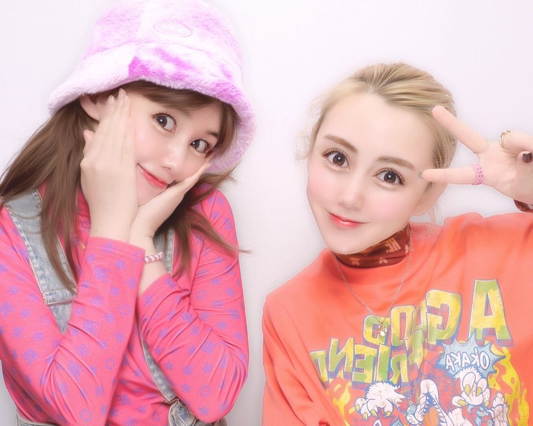 「ソックリですよね😀」仲里依紗さん、妹・れいなさんとの“姉妹プリクラ”公開！