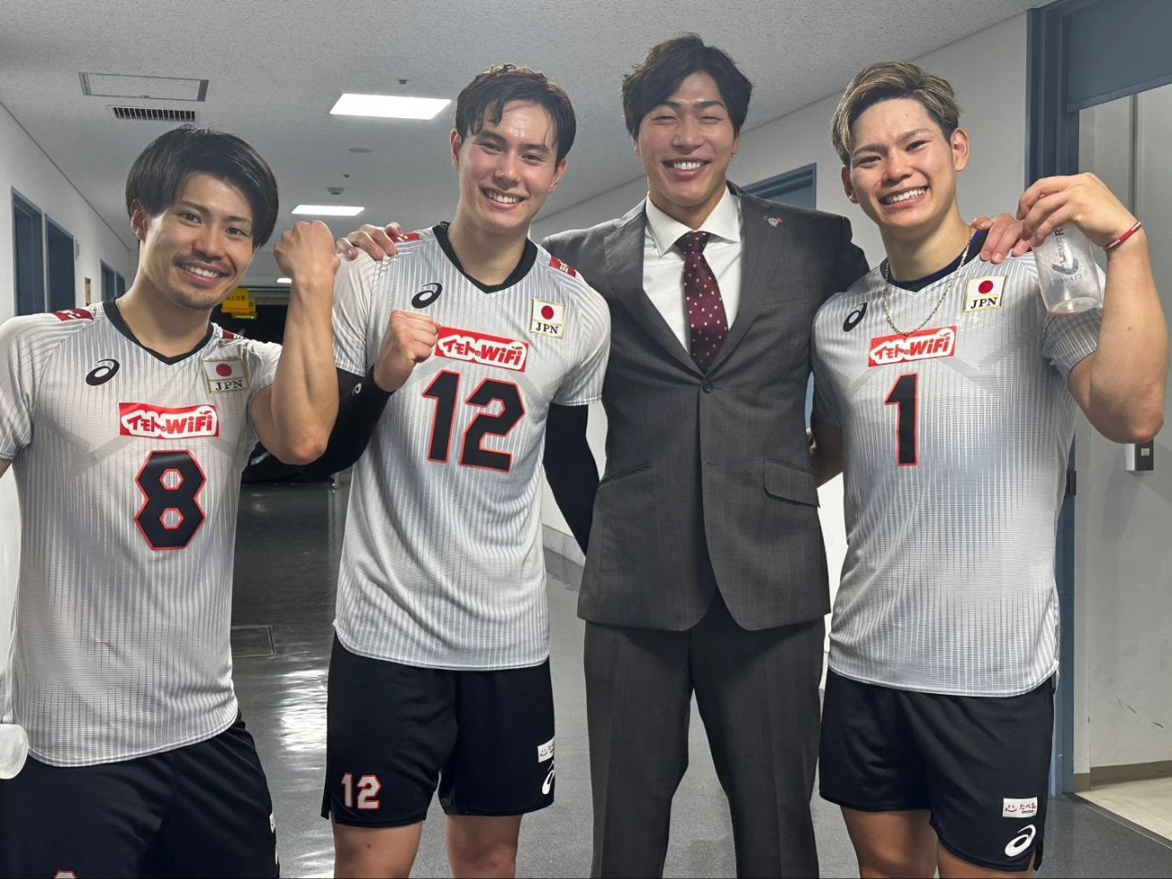 🏐「これぞ『龍神』‼️」清水邦広が西田有志、髙橋藍らとのショットを公開✨📸